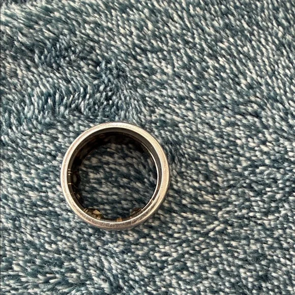 Oura Silver Ring - Picture 3 of 6